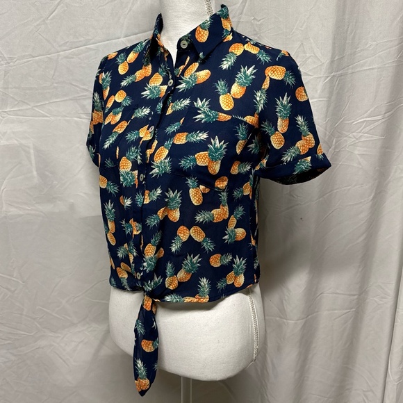 New Pineapple Print Button Up Tie Crop Top - Picture 2 of 2